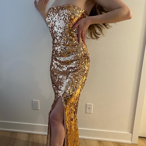 Long golden sequin evening gown - Picture 3 of 3